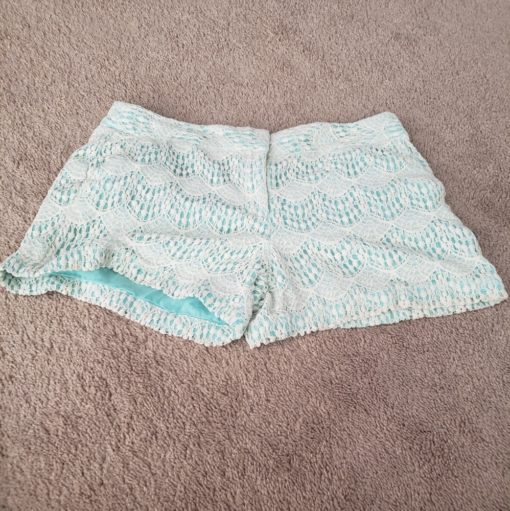 Loft 6 white chandelier lace over bright blue shorts